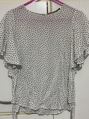 Zara women's blouse like new, side open with tie, black and white