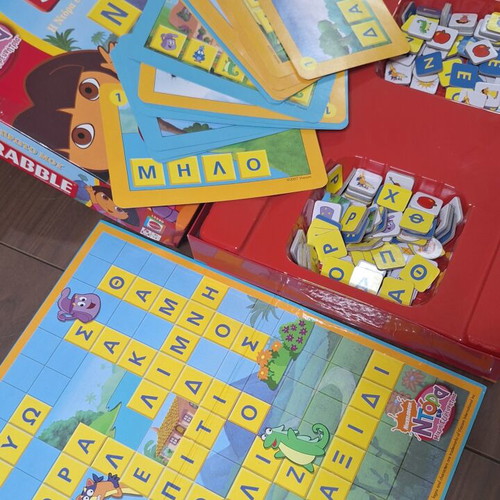 Mattel Dora The Explorer Board Game like new, bilingual learning