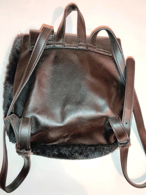 Faux fur mini backpack used, black