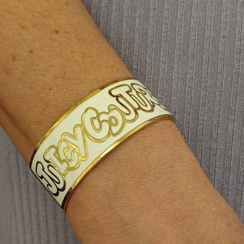 Juicy Couture three gold-tone bangle bracelets like new