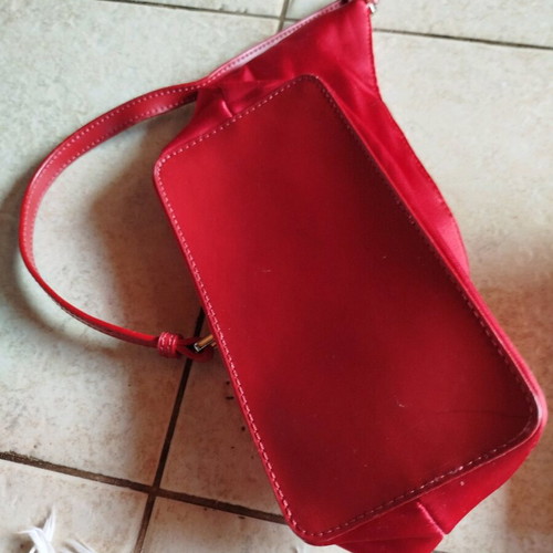 Set of size 40 pumps and satin bag like new, red
