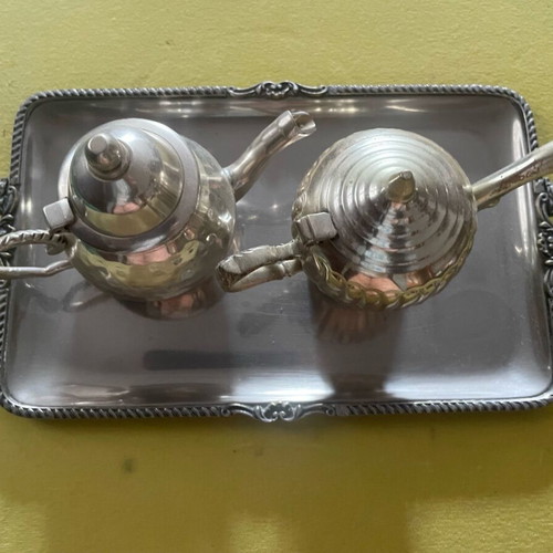 Silver-plated tray set with 2 decorative teapots and vanilla scented candles like new