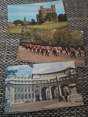 Old England postcards pack of 3
