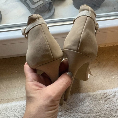 Sandals used, summer style, size 38, beige