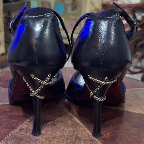 Dodici pumps used, genuine leather, size 36, black with buckle and chains