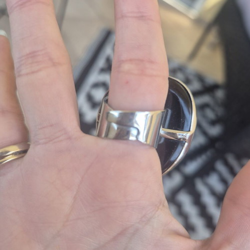 Adjustable ring like new, brown