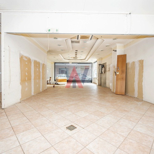 Corner commercial property 860 sqm 3 levels in Kalamaria