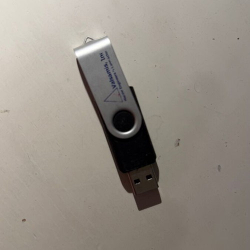USB Flash Drive 16GB swivel metal cap, like new