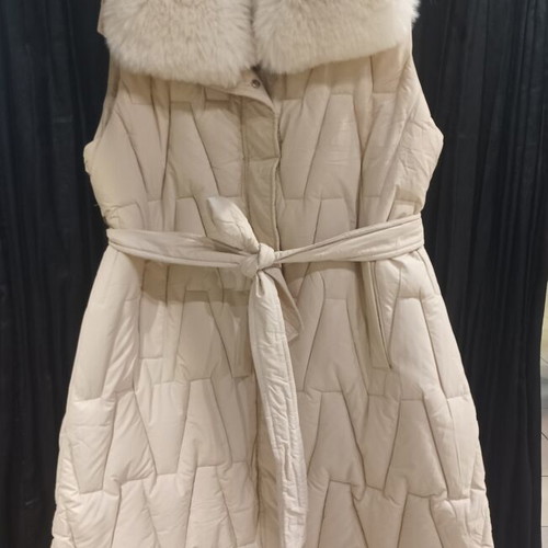 Elegant women's vest with detachable leather collar, sizes 2XL and 4XL