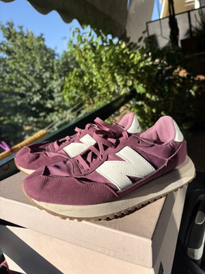 New Balance sneakers size 36 like new, red