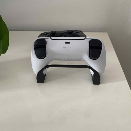 PS5 Controller Stand like new, minimalist style