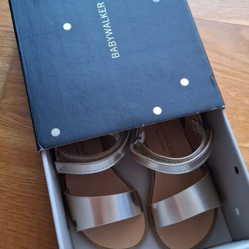 Babywalker sandals like new, size 20, gold color