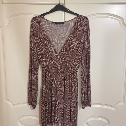 Cruise dress burgundy white like new, size S