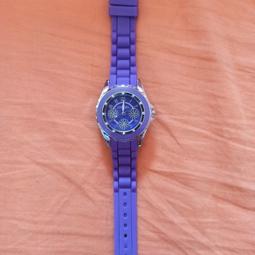 Women's watch purple with rubber bracelet new