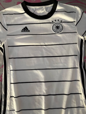 Adidas дамска фланелка на националния отбор на Германия употребявана, размер XS
