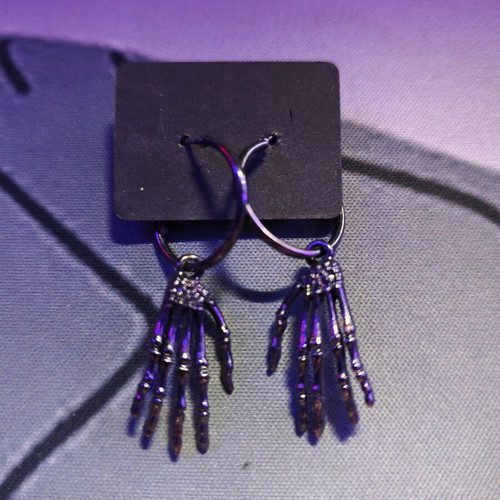 Gothic earrings like new, black