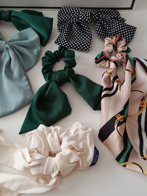 Bows and scrunchies like new, lot of 6 colorful pieces