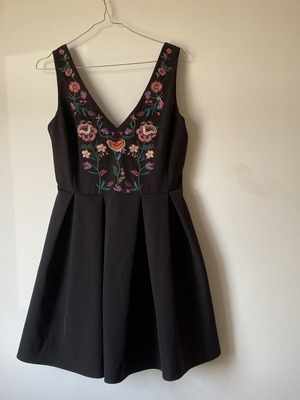Black floral dress with embroidered flowers, size S