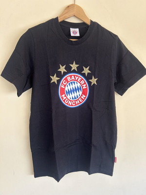 FC Bayern München T-shirt like new, size M, black, 5 stars