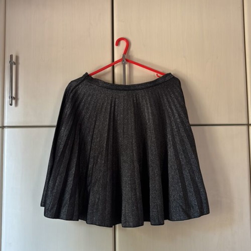 Zini women's skirt size M like new, black and silver