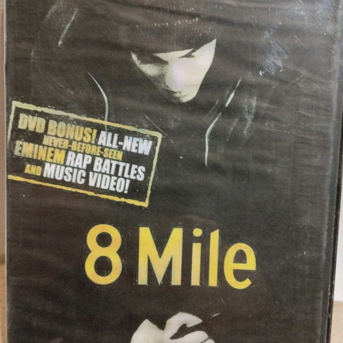 8 Mile DVD used, rewritable, with broken case