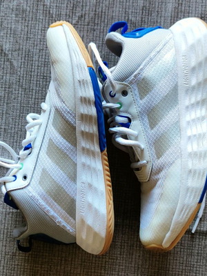 Adidas OwnTheGame 2.0 K kids basketball shoes like new, size 36