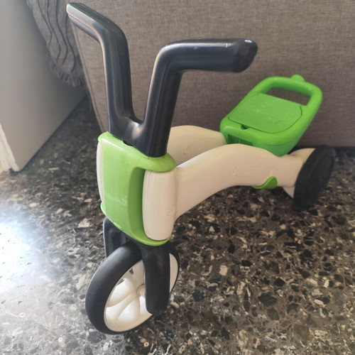 Chillafish balance bike used, green for toddlers