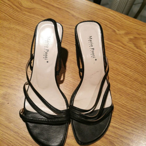 Leather black sandals used, size 36, missing heel cap