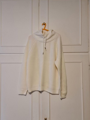 Bershka men's sweater like new, white, size L