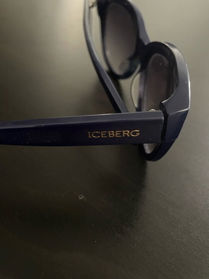 Μπλε κοκκάλινα γυαλιά ήλιου Iceberg σαν καινούργια