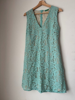 Benetton lace dress turquoise like new, size M