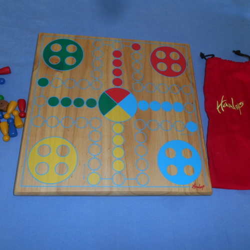 Wooden Griniaris Ludo used, complete set