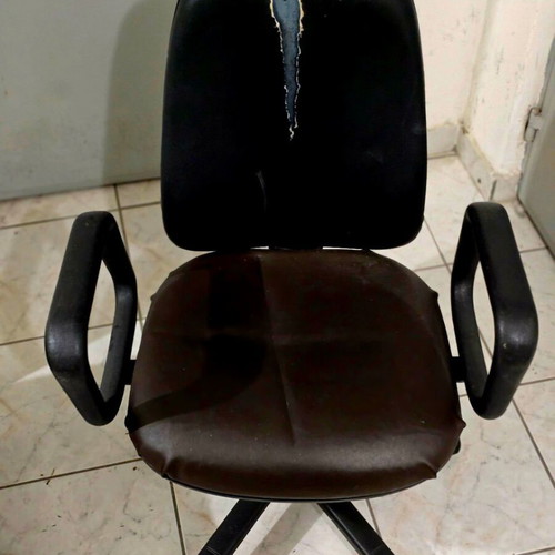 SATO office chair and drawer unit used