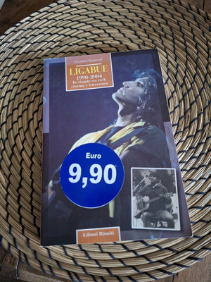 Ligabue 1990-2004 in viaggio tra rock cinema e letteratura καινούργιο βιβλίο στα ιταλικά