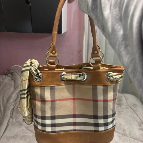 Vintage shoulder bag with Burberry design