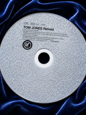 Tom Jones Reload 1999 CD album new, disc and booklet only