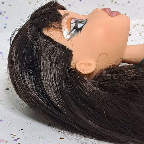 Bratz Beach Party Jade like new with different outfit and flaws