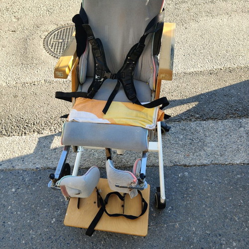 Handitech children's seat used, suitable for special needs