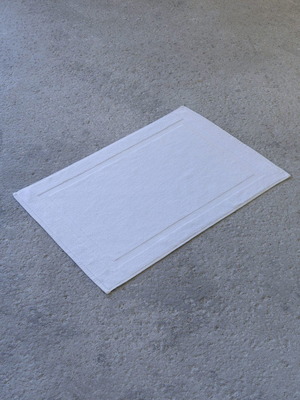Πατάκι μπάνιου λευκό 100% βαμβάκι 50x75cm