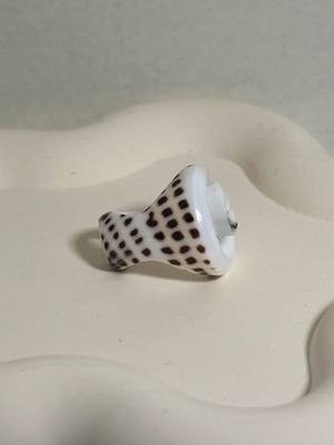 Shell ring like new, summer design