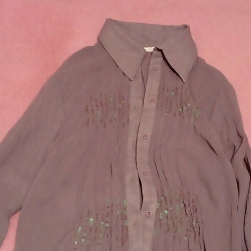Shirt new size medium with sequins and impressive design