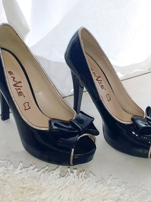 Peep-toe pumps Envie Shoes size 37 like new, black, 11cm heel