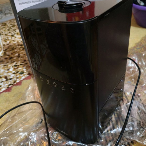 Nedis humidifier like new for home with digital display and 6L tank