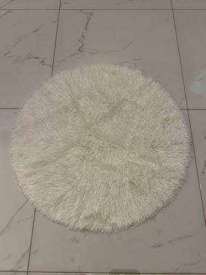 Round rug used, cream/white