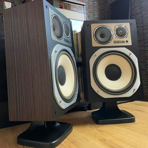 Namco NSP-558 retro speakers, closed cabinet