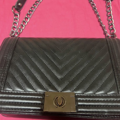 River Island black shoulder bag with silver chain like new