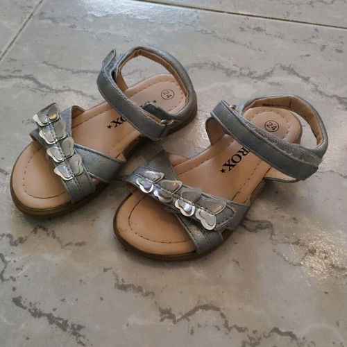 Sprox sandal shoe size 24 like new with butterfly design