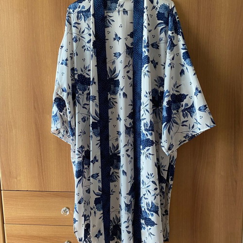 H&M long floral kimono new, white and blue, size XS