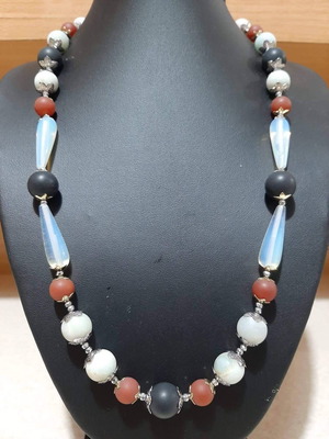 Necklace with matte amazonite, matte carnelian, matte onyx, opalite, hematite in steel new