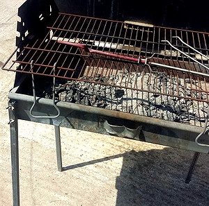 Ψησταρια  70Χ 40  cm . Άψογη λειτουργεία  και  κατάσταση
